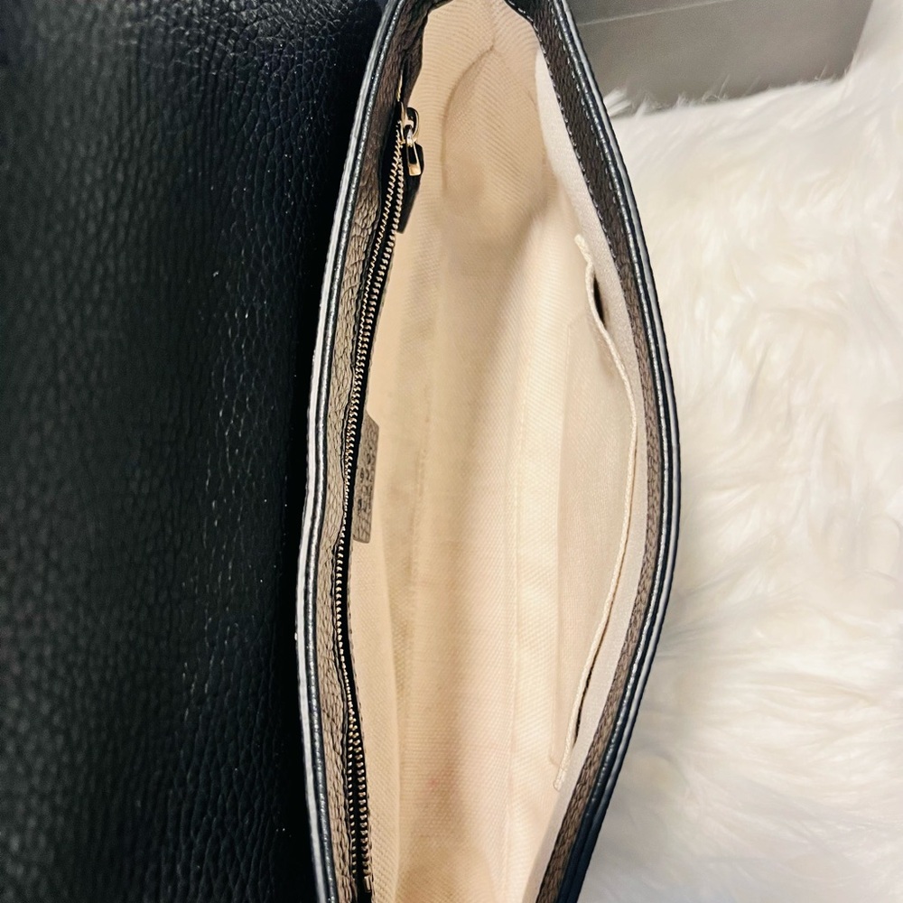 Gucci Soho Pebbled Calfskin Medium
Flap Crossbody Black - Picture 9 of 15